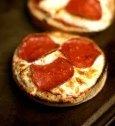 Mini-Pizza P90X Puten-Pepperoni, Paprika, Zwiebel