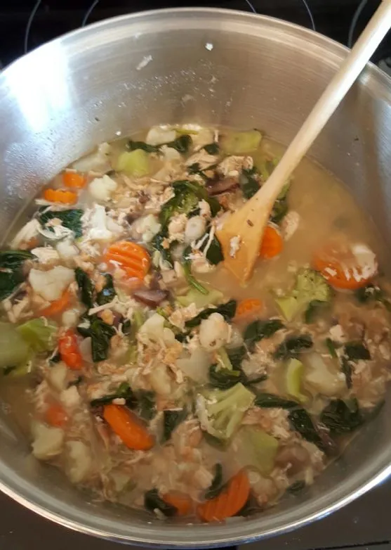 Letzte Hühnerbrust-Hühnersuppe