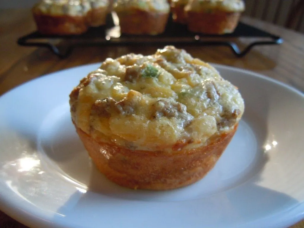 Wurst- und Käse-Ei-Muffins