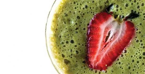 Erdbeerfeld-Smoothie (Rezept aus Crazy Sexy Kitchen)