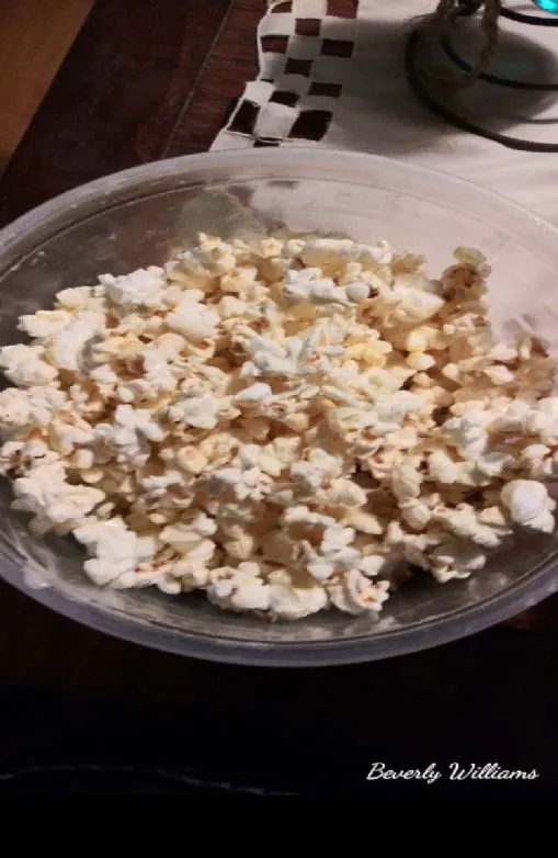 Beverlys Frosting-Popcorn