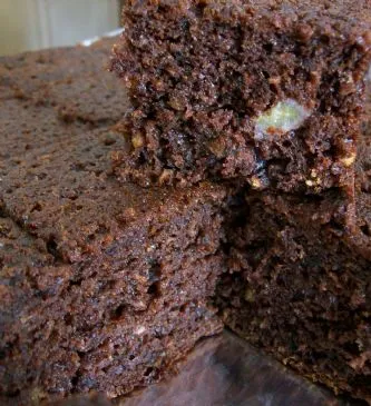 Leichter nussiger Schokoladenkuchen