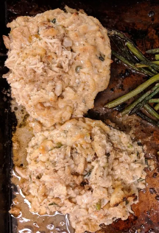 Mit Krabben gefüllte Portobello-Pilze