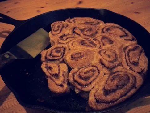 Langzeit-fermentierte Sauerteig-Zimtschnecken