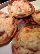 Schnelle, einfache Snack-Pizzen