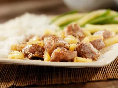 Langsam gekochter Insel-Schweinebraten