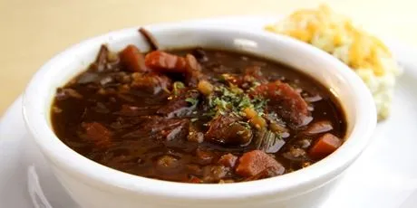 Rindfleisch- und Gerstensuppe