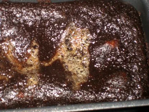 Schokoladige Brownies mit schwarzen Bohnen
