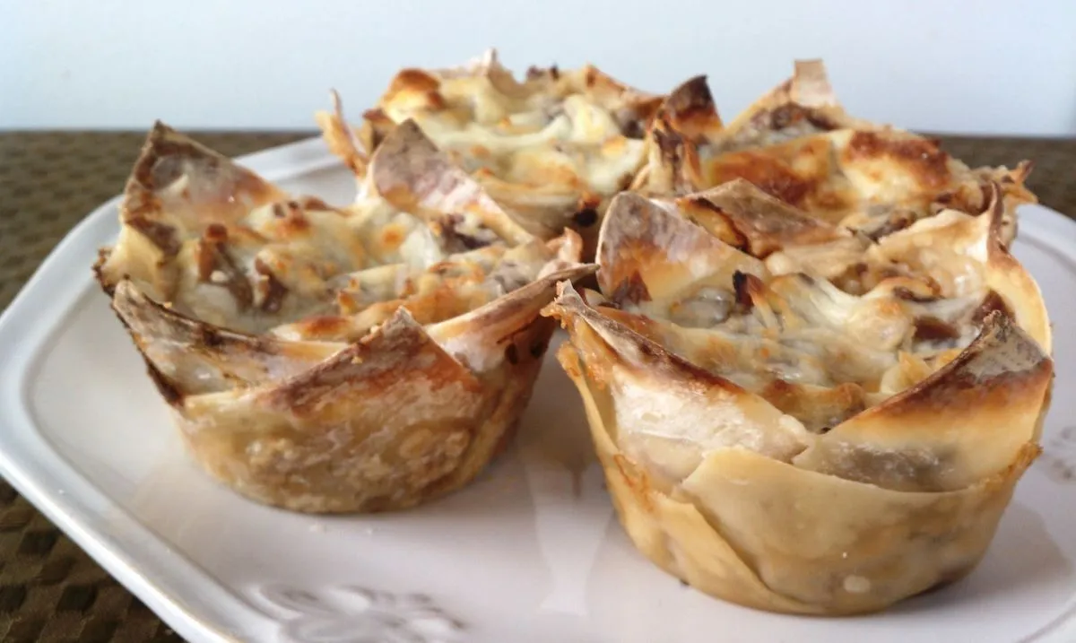 French Dip Wonton Cupcakes