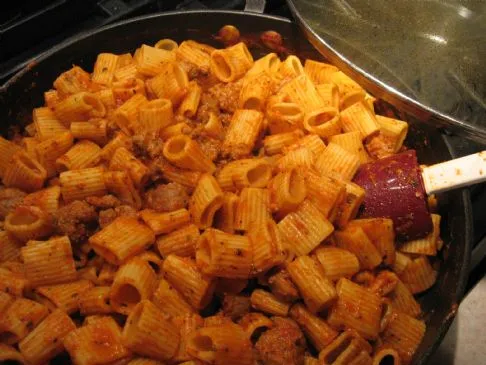 Rigatoni und Wurst