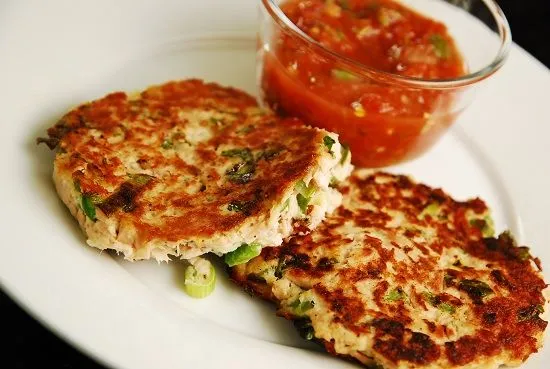 In der Pfanne gebratene Thunfisch-Patties