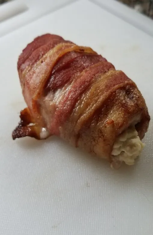 Mit Frischkäse gefüllte Schweinekoteletts