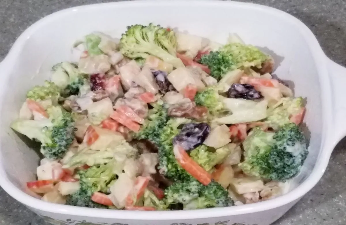 Brokkoli-Apfel-Salat