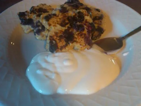 Blaubeer-Haferpfannkuchen mit Ahornsirup