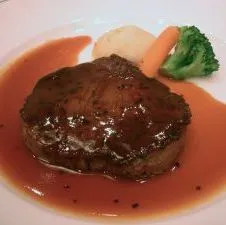 Filet Mignon in Bordelaise-Sauce
