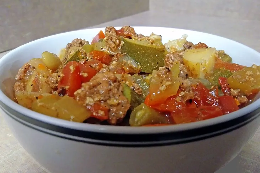 Würziger Hamburger-Gemüseeintopf