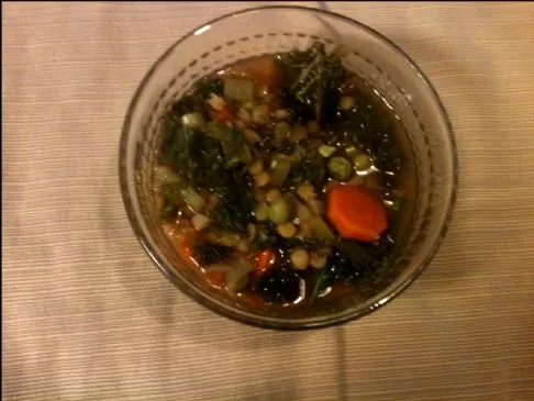 Linsen- und Gemüsesuppe