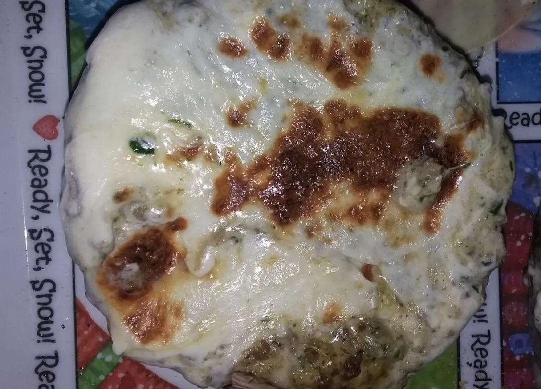 Gefüllte Portobello-Kappen im Keto-Stil