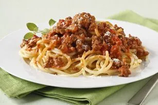 Spaghetti mit würziger Bolognese