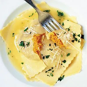 Butternut-Kürbis-Ravioli mit Rosmarinöl