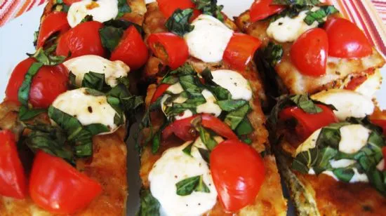 Caprese-Focaccia-Brot vom Grill