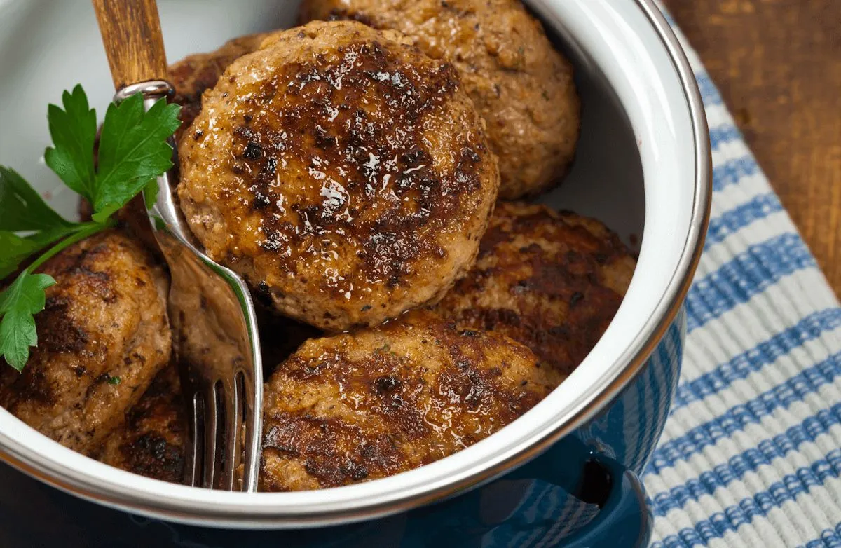 Wurst mit niedrigem Natriumgehalt zum Frühstück