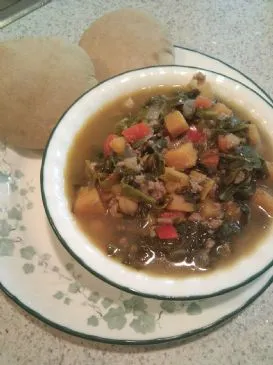 Herzhafte Kichererbsen- und Butternuss-Ingwersuppe