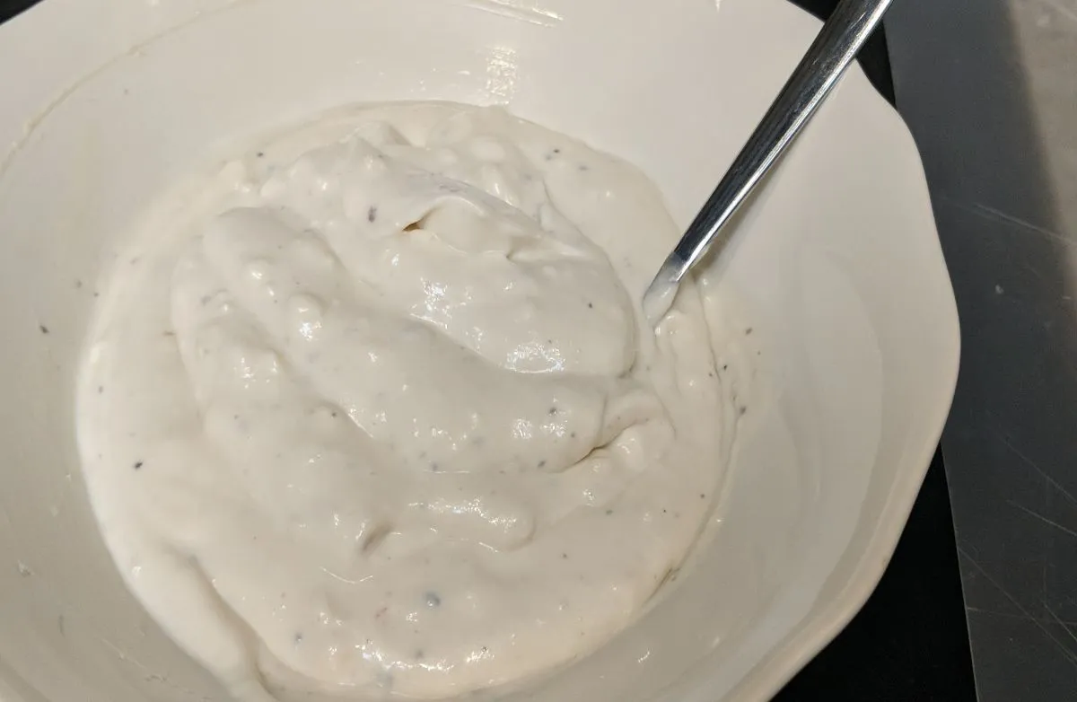 Keto-Blauschimmelkäse-Dressing von Diet Doctor