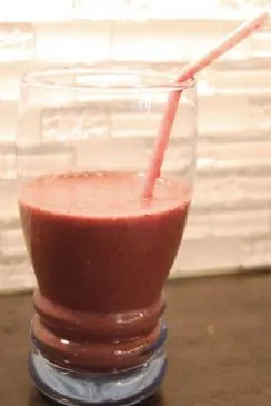 Fruchtiger Tee- und Grün-Smoothie