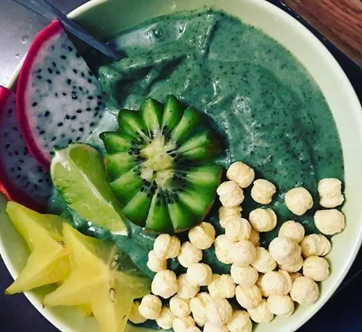 Spirulina-Smoothie-Bowl