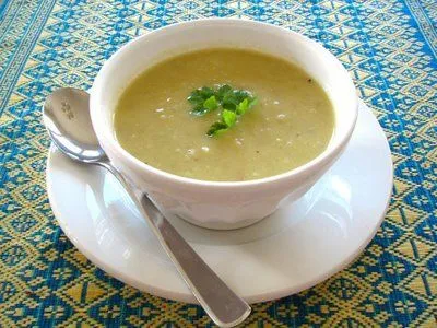 Traditionelle Kartoffel-Lauch-Suppe
