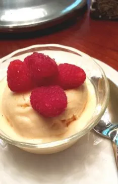 Kokos-Pfirsich-Eiscreme