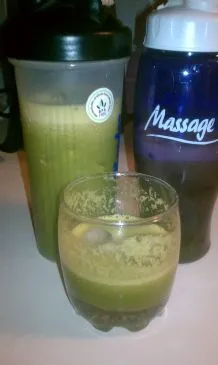 Mean Green Juice mit Orangen