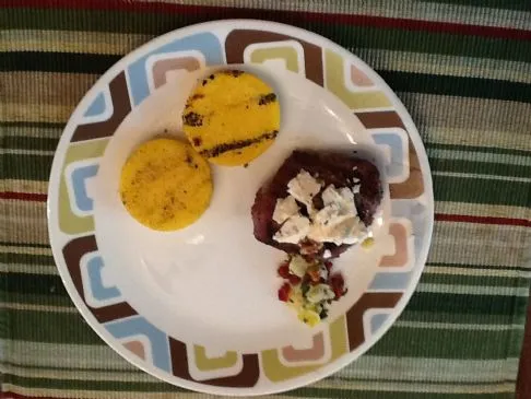 Top Sirloin gefüllt mit getrockneten Tomaten und Artischockenherzen