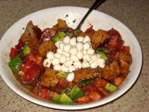 Panzanella-Salat das ganze Jahr über