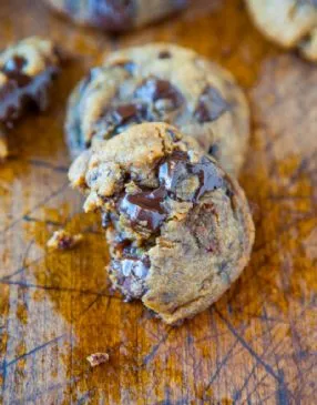 Erdnussbutter-Schokoladenstückchen-Kekse