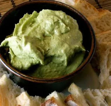 Hummus und Avocado-Dip