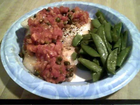 Tilapia mit Tomaten und Kapern