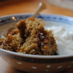 Haferflocken mit braunem Zucker und Zimt