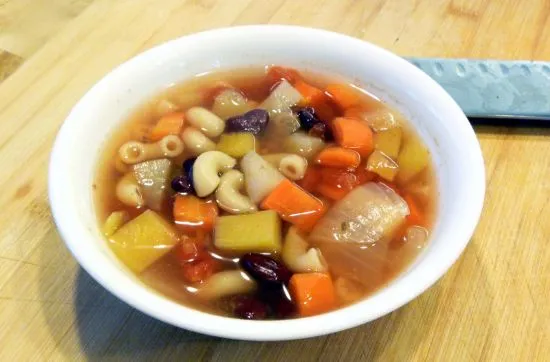 Wurzelgemüse Minestrone (vegan, ohne zusätzliches Fett)
