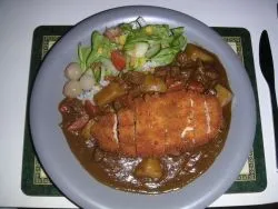 Chicken Katsu Curry (Frittierte Hähnchen in Curry)