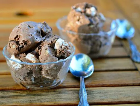 Rocky Road Eiscreme