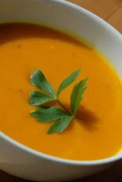 Würzige Butternusskürbis-Suppe