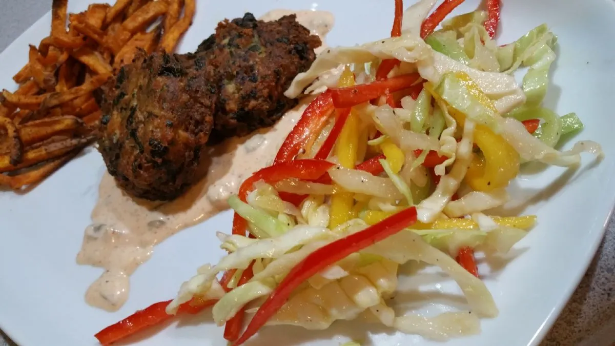 Lachs- und Spinatfrikadellen (Frikadellen oder Burger)