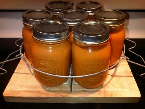 Süßkartoffel- und Tomatensuppe