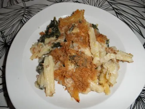 Überbackene Pasta mit Spinat, Zitrone und Käse