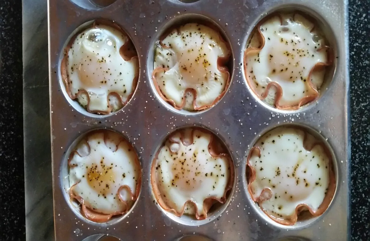 Gebackene Eierbecher