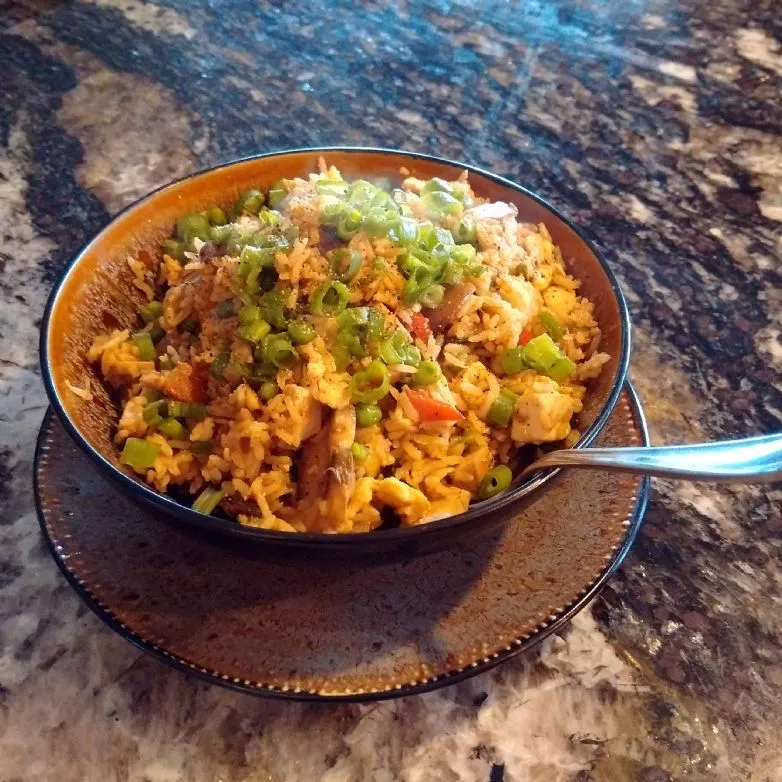 Hähnchen gebratener Reis