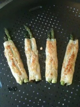 Wie Paula Deens in Filoteig gewickelter Spargel, aber gesünder