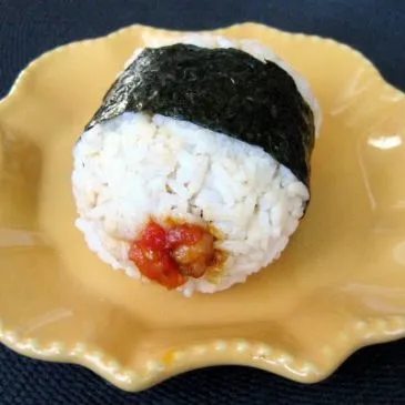 Japanische Reisbällchen (Onigiri)